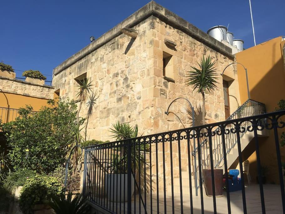 Studio Apartment With Pool In House Of Character. Биркиркара Екстериор снимка